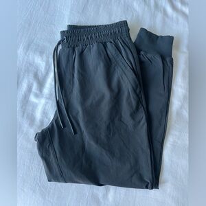 ALO Yoga Men’s Co-Op 7/8 Joggers